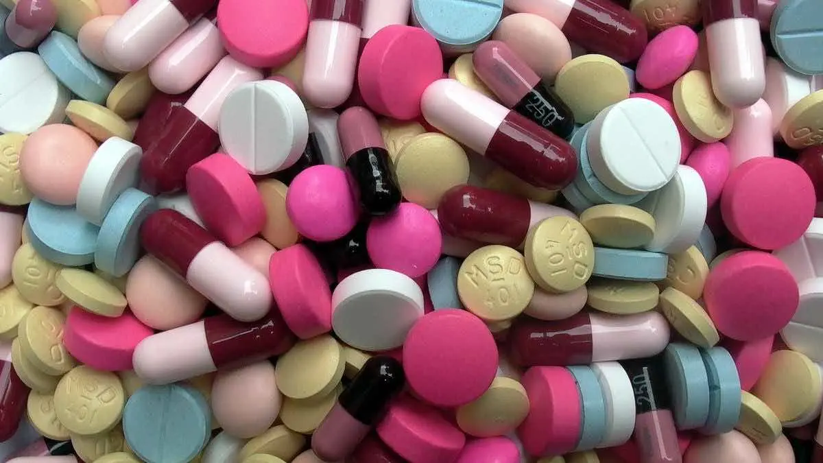 Pros : Prescrire, août 2022 : médicaments utiles et inutiles